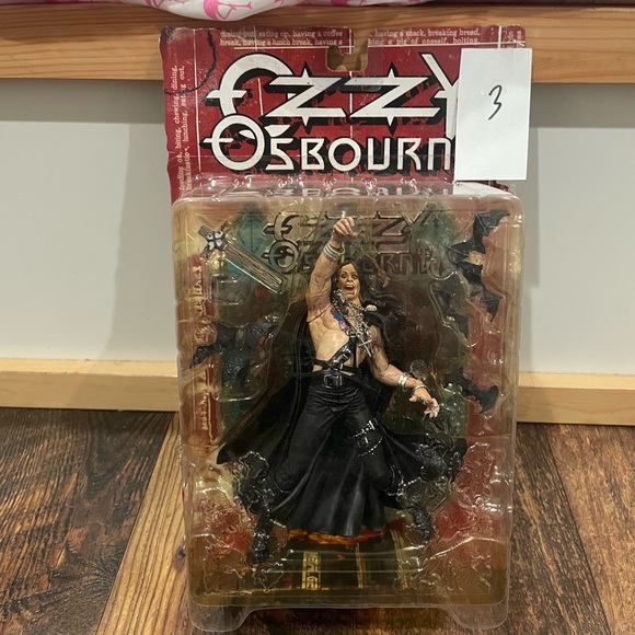 Ozzy Osbourne Action Figure - Picture 5 of 9